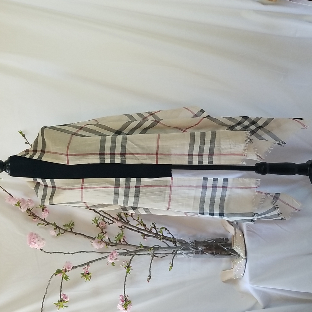 BURBERRY LIGHTWEIGHT CHECK WOOL& SILK SCARF.